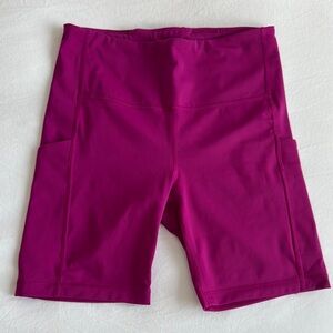 Athleta Ultimate Stash Pocket 7” Short Small